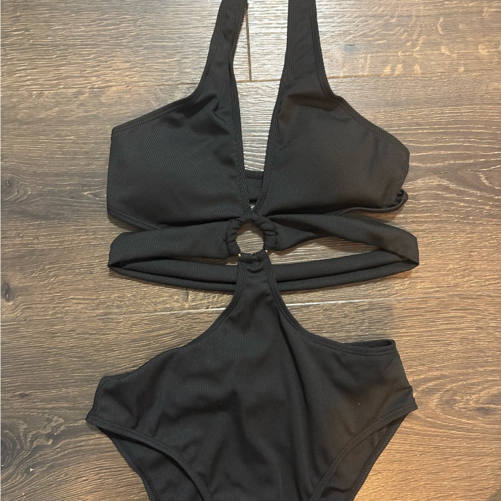 SHEIN Black Cutout One Piece Swimsuit